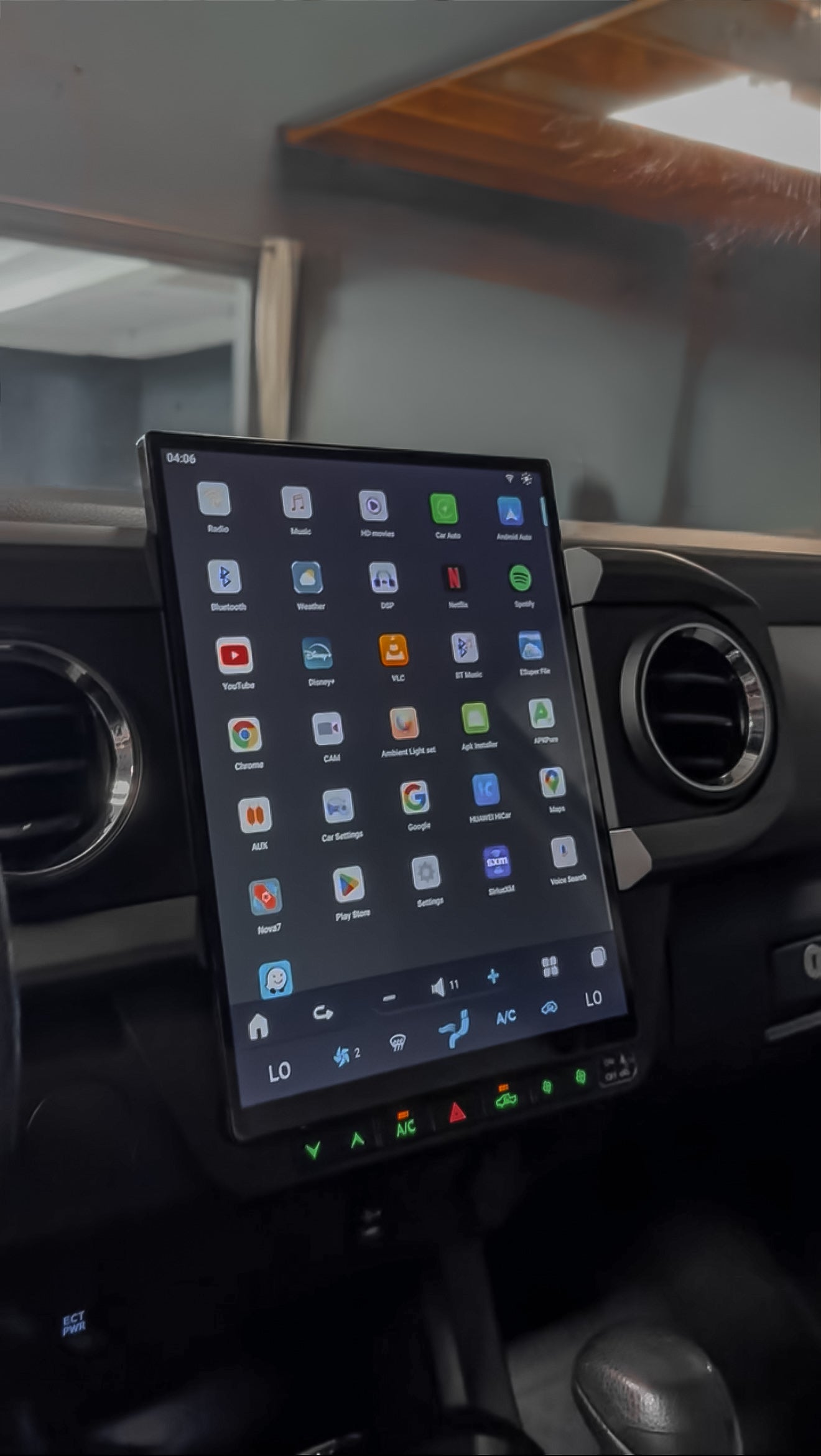 13,8" TOYOTA TACOMA (2016-2023) LUXUM Screen