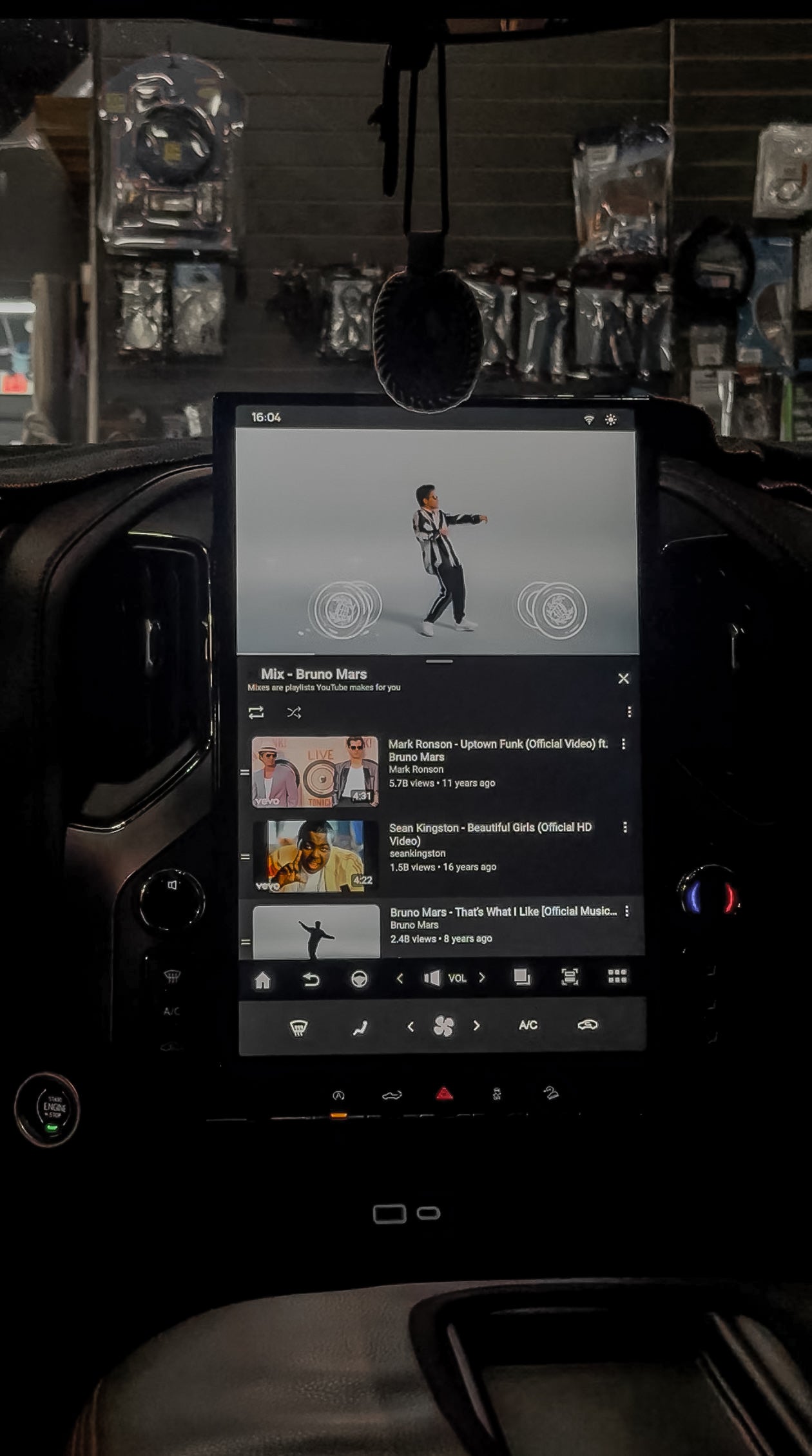 17" CHEVROLET SILVERADO / SIERRA / DENALI (2019-2026) LUXUM Screen