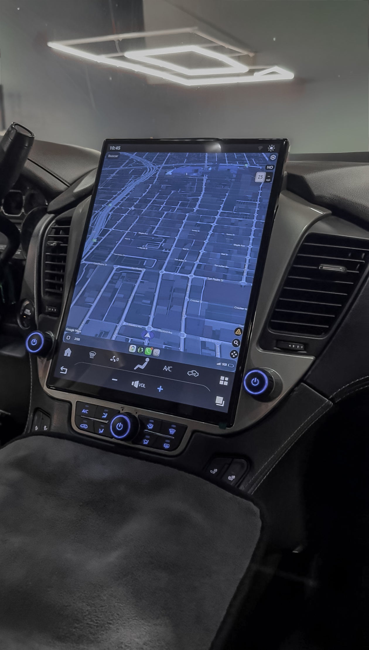 15,6" CHEVROLET TAHOE (2015-2020) LUXUM Screen